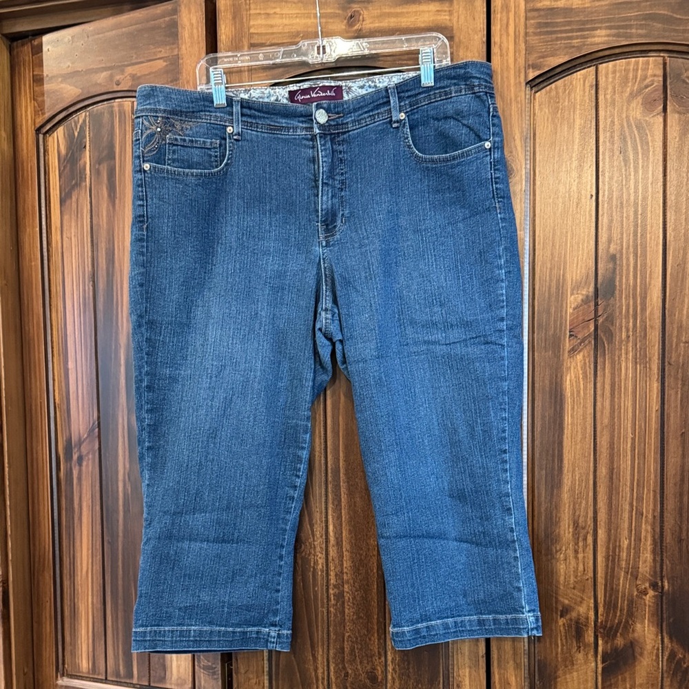 Gloria Vanderbilt Cropped Jeans - Women's Mid Rise